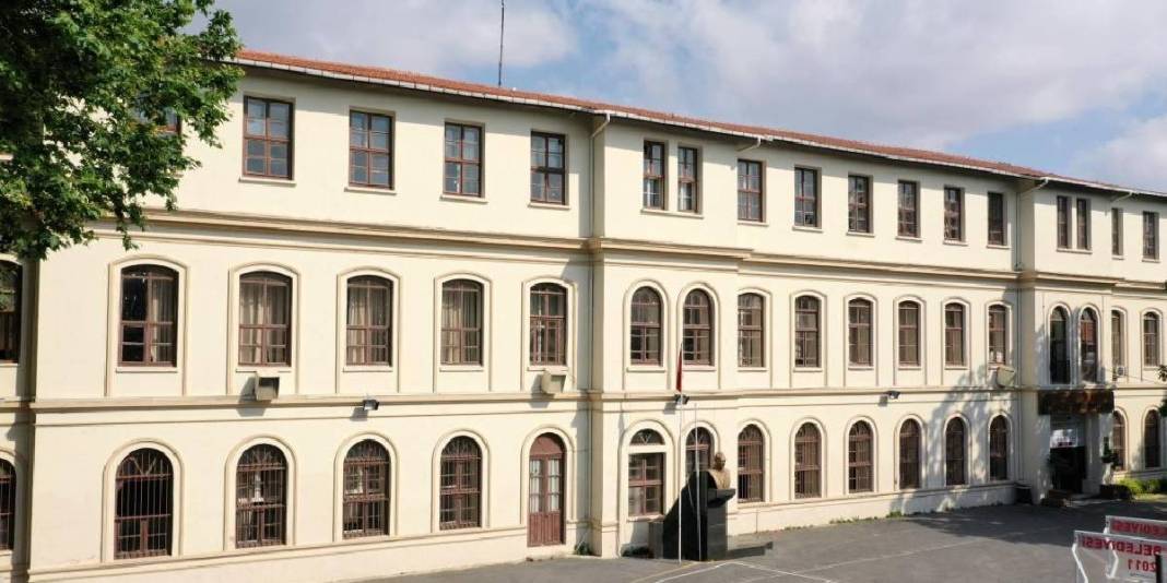 İşte Türkiye'nin en iyi 10 lisesi: Burada okuyanlar hem kendini hem de ailesini kurtarıyor 8